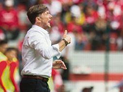 Cristante se pasó en sus reclamos al cuerpo arbitral en el partido contra Santos. MEXSPORT /