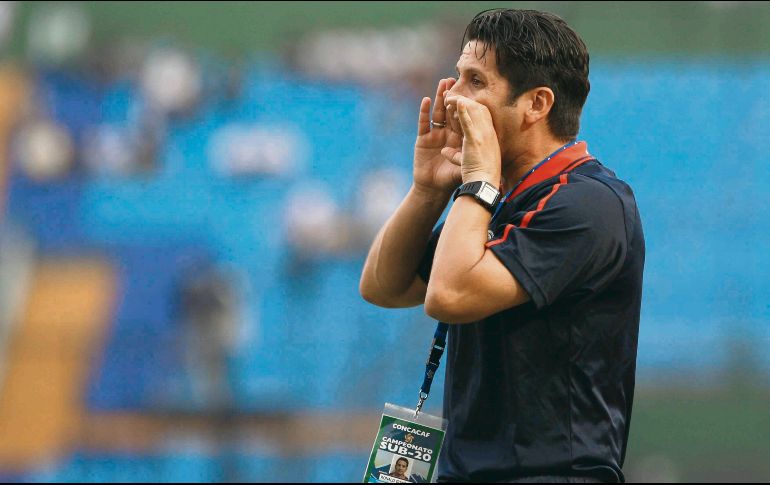 Ronald González retoma el timón tico. El ciclo de Óscar Ramírez terminó al finalizar la Copa del Mundo de Rusia 2018 donde Costa Rica no pudo repetir la hazaña de Brasil 2014 y en esta ocasión apenas lograron sumar un punto, por lo que decidieron dar un golpe de timón y designar como DT por tercera ocasión en su historia a Ronald González, quien ya había estado en este cargo en 2010 y 2011. González dirigirá ante Corea del Sur y luego se verá las caras ante Japón, el viernes y martes, respectivamente. Los costarricenses se encuentran en un cambio generacional, luego de que varias de sus figuras se retiraran. MEXSPORT / ARCHIVO
