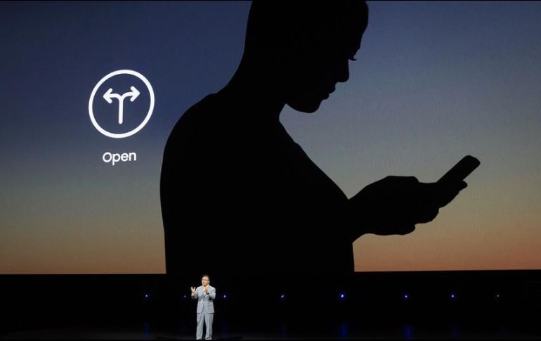 Es probable que Samsung se concentre en crear una pantalla real que se doble. AFP / ARCHIVO