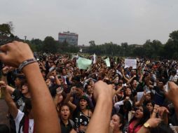 Aspectos de la marcha en la que miles de estudiantes provenientes de distintos plantes pertenecientes a la UNAM se movilizaron para exigir la salida de grupos 