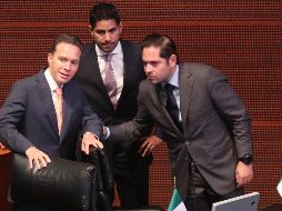 Manuel Velasco (i) explicó que decidió asumir su responsabilidad como gobernador. SUN/L. Godínez