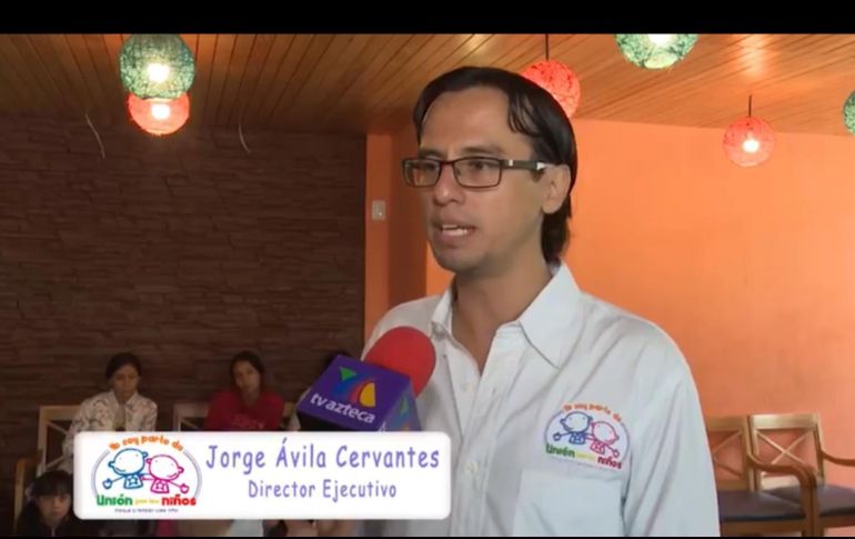 Jorge Avila en el programa Sumar es Multiplicar, donde se repartieron paquetes escolares a 212 niños de diferentes Casas Hogar.