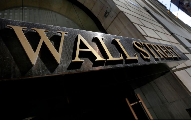 El NYSE Composite retrocede 8.05 puntos, ubicándose en 12 mil 960.50 unidades. AP / R. Drew