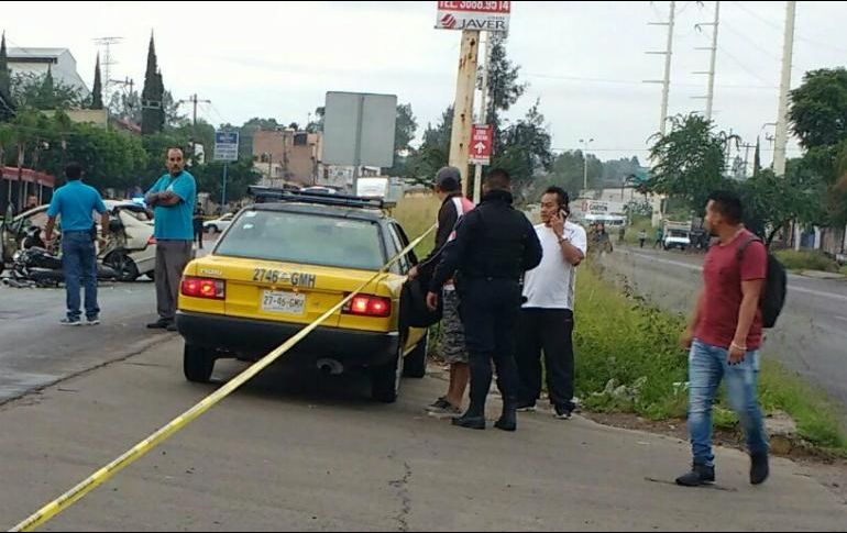 Personal de Semefo acudió al lugar para levantar el cuerpo y llevar a cabo los peritajes correspondientes. ESPECIAL