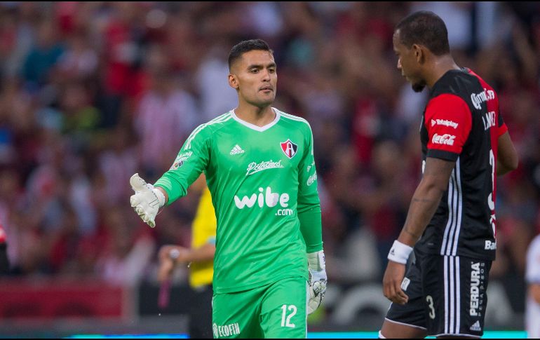 El portero Hernández (I) fue convocado por el Tri Sub-21; el defensa Jiménez (D) está recuperado de una molestia muscular. MEXSPORT/ARCHIVO