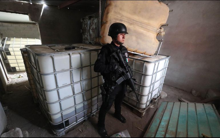 Los siete contenedores de gasolina asegurados estaban abandonados y prácticamente llenos. SUN / ARCHIVO