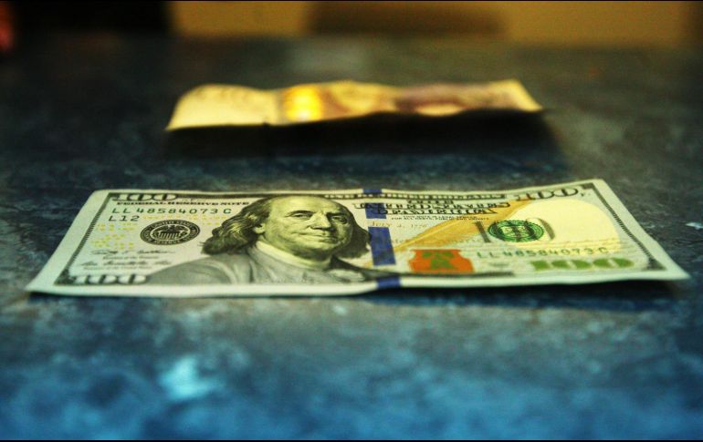 El Banco BASE estima que el tipo de cambio de este día oscile entre 19.14 y 19.30 pesos por dólar. EL INFORMADOR / ARCHIVO