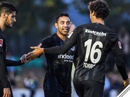 ''Me quedo aquí para darlo todo. Tengo trabajo que hacer, debo entrenar y pelear por la oportunidad de ser parte del equipo'', manifestó el jalisciense. TWITTER / @Eintracht