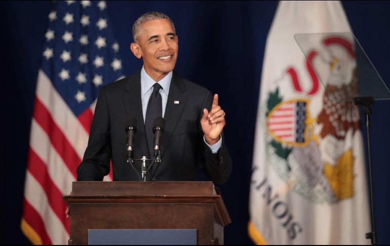 En un acto ante un millar de estudiantes de la Universidad de Illinois, el anterior gobernante advirtió del ''peligro'' que sufre el país actualmente. AFP / S. Olson