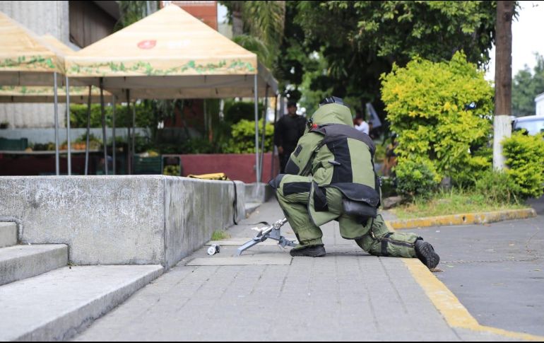 El personal de la SEDER fue evacuado de todo el edificio, tal y como se debe hacer cuando existe una amenaza de este tipo. ESPECIAL / SEDER