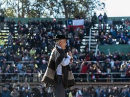 Fotografía cedida por la Presidencia de Chile que muestra a Sebastián Piñera mientras participa en un acto, en la localidad de San Carlos. EFE/CORTESÍA