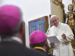 El Papa argentino pide a los nuevos obispos que resistan la tentación de comportarse como 