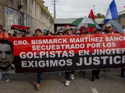 Los asistentes expresaron su respaldo a Ortega en medio de música revolucionaria y cargando, en su mayoría, banderas del Frente Sandinista de Liberación Nacional. EFE/J. Torres