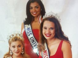 En 1994, Smith ganó el título de Miss Texas y al año siguiente se llevó la corona de Miss USA.