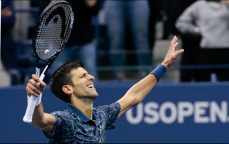 Djokovic demostró una vez más que su lesión en el codo quedó en el pasado al levantar su decimocuarto Grand Slam. AP / A. Kudacki