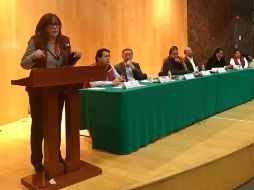 Yeidckol afirmó que el particular de Blanco, José Manuel Sáenz, ha convocado a los diputados de Morena a nombre del gobernador para 