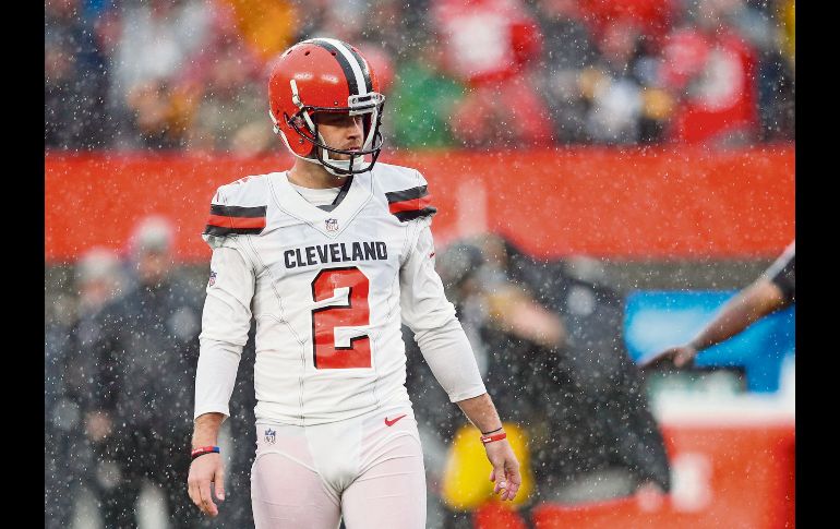 Zane González tuvo todo para darle a los Browns el triunfo en tiempo extra, pero su patada fue bloqueada. AFP / J. Robbins