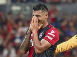 Jefferson Duque no ha podido rendir lo que de él se esperaba en el eje del ataque rojinegro. MEXSPORT / ARCHIVO