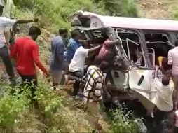 Autoridades reportan a 35 personas heridas y fueron trasladadas a un centro de atención médica. AP