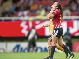 Norma Palafox se lamenta tras la derrota de su equipo. MEXSPORT / C. De Marchena