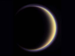 Cassini envió a la Tierra una vista de color natural, hecha a partir de imágenes tomadas con filtros espectrales rojos, verdes y azules. ESPECIAL / nasa.gov