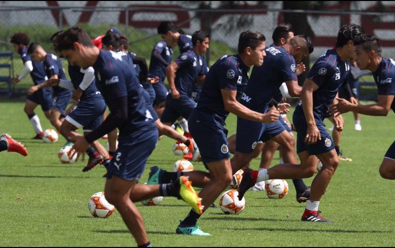 Los rojiblancos iniciaron la semana con trabajo físico, luego de empatar el pasado domingo ante América, en cotejo de corte amistoso. TWITTER / @Chivas