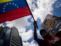 El general Vladimir Padrino pidió facilitar la repatriación de ciudadanos venezolanos, parte de un programa del presidente Nicolás Maduro que ha llevado de vuelta a casi cuatro mil migrantes. EFE/M. Gutiérrez