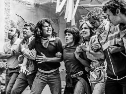 De izquierda a derecha, el segundo en la foto es Armando Hernández, protagonista del filme “El día de la unión”.