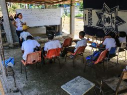 Uno de los puntos que más preocupación causa a Unicef fue el daño en infraestructura educativa, el estudio informa que a la fecha existen tres mil 444 escuelas dañadas ya sea de manera parcial o completa. EFE / D. Guzmán