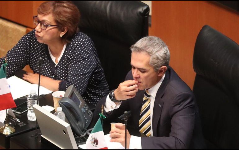 El acuerdo señala que en sesiones de más de cuatro horas, tendrán acceso a botanas, bebidas y bocadillos; el costo de dicha barra no podrá exceder los seis mil pesos. SUN /