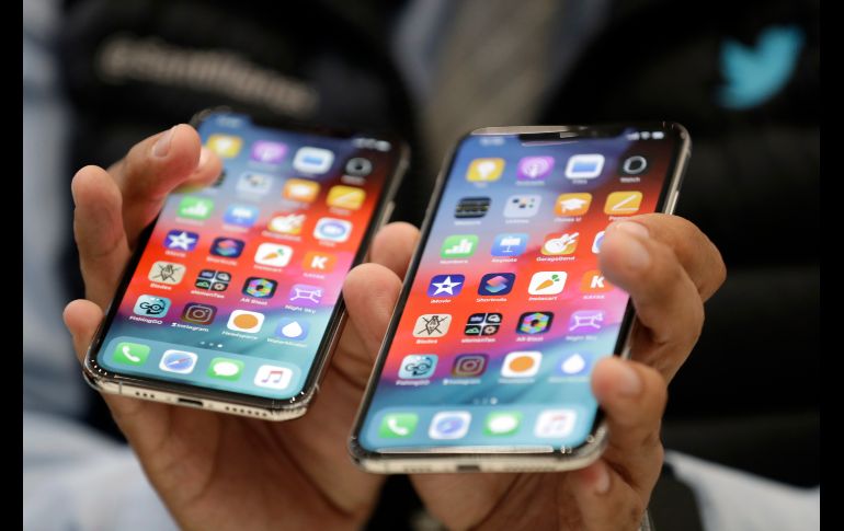 Un Xs (i) y un Xs Max, que estarán disponibles en dorado, plateado y gris. Ambos son considerados de gama alta y llevan instaladas pantallas de tecnología OLED, que incrementa el contraste y el brillo con respecto a las pantallas tradicionales LCD. AP/M. Sánchez