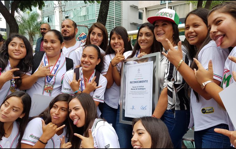 El equipo recibió hoy miércoles un reconocimiento de parte de las autoridades tapatías. EL INFORMADOR/D. Reos