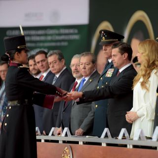 Fuerzas Armadas deben seguir en labores de seguridad: Peña Nieto