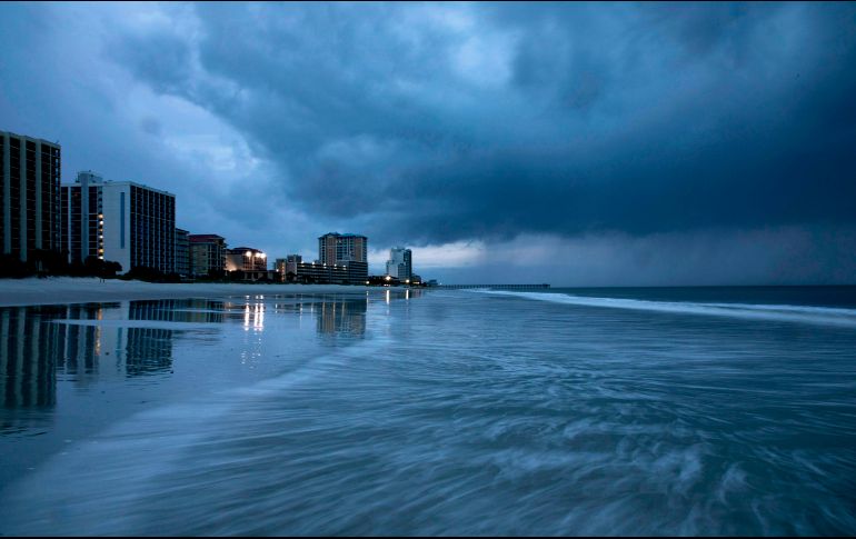 El factor más peligroso es la lluvia extremadamente fuerte, que se extenderá durante el fin de semana, así como una marejada ciclónica que podría ser mortal. AFP / A. Edelman