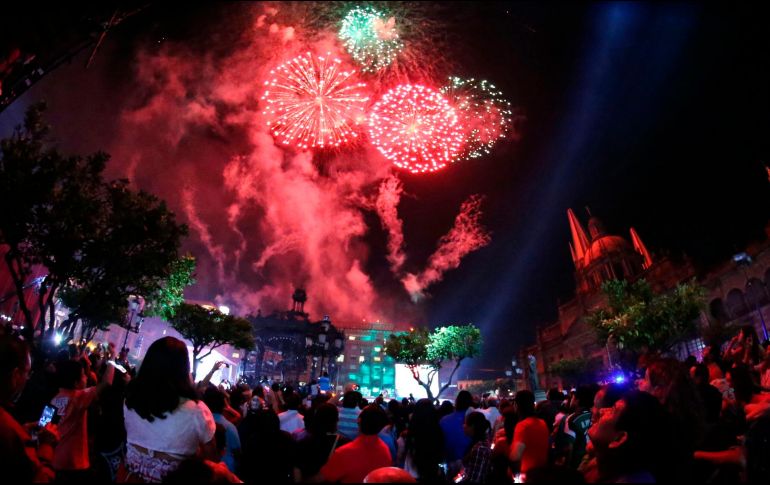 México celebra su independencia la noche del 15 de septiembre, en recuerdo de la gesta del cura Miguel Hidalgo en 1810, con todo tipo de actos festivos y el lanzamiento de productos pirotécnicos. EL INFORMADOR / ARCHIVO