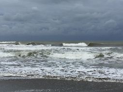 Protección Civil pidió a la población extremar medidas de precaución, por el riesgo de posibles deslaves y derrumbes en zonas de laderas inestables, inundaciones, crecimientos de ríos, lagunas y presas. NTX / ARCHIVO