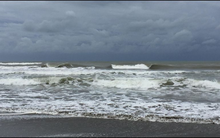 Protección Civil pidió a la población extremar medidas de precaución, por el riesgo de posibles deslaves y derrumbes en zonas de laderas inestables, inundaciones, crecimientos de ríos, lagunas y presas. NTX / ARCHIVO