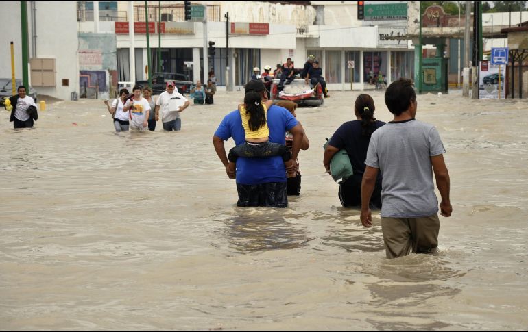 Hace tres días, la Secretaría de Gobernación emitió la declaratoria para Torreón, y hoy se empezaron a distribuir los insumos en las colonias más afectadas. EFE / ARCHIVO