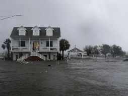 Las autoridades advirtieron que la amenaza del ciclón está lejos de acabar, ya que los restos de lo que fue un gran huracán seguirán durante días sobre la costa sureste de Estados Unidos. AP / T. Copeland