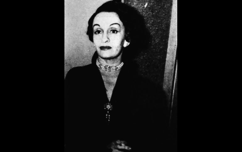 Elegante. Hablando recientemente de Ópera con un amigo, me vino a la mente esta y otras imágenes más. La gran actriz Andrea Palma, elegantísima y sofisticadísima y dueña de un estilo único, llega a “Bellas Artes” en 1952 a presenciar “La Traviata” en una de las tres memorables temporadas que María Callas dio en México... Constituyendo todo un suceso. FOTOS CORTESÍA / F. Partida