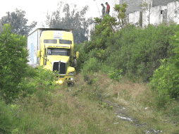 Según lo informado por el IJCF, todos los cuerpos de las personas que se encuentran dentro de la caja del tráiler cuentan con las debidas líneas de identificación. TWITTER / @Jnlomeli