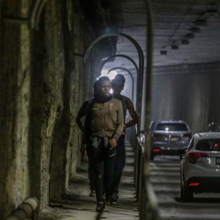 Inician operativo para ayudar a indigentes en el túnel de Hidalgo