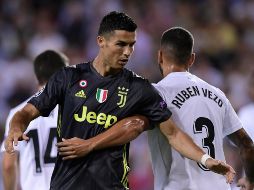 La repetición televisiva no permite apreciar cuál fue el motivo de la expulsión. AFP/J. Soriano