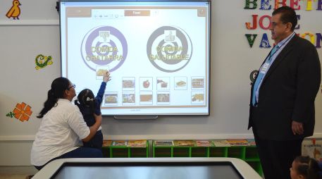  La bebeteca es un espacio que contribuye al desarrollo de las capacidades de bebés, niñas y niños pequeños, para apoyarlos en el acercamiento a los libros, la tecnología y despertar su interés por explorar y descubrir diferentes formas de aprendizaje. ESPECIAL / SEJ