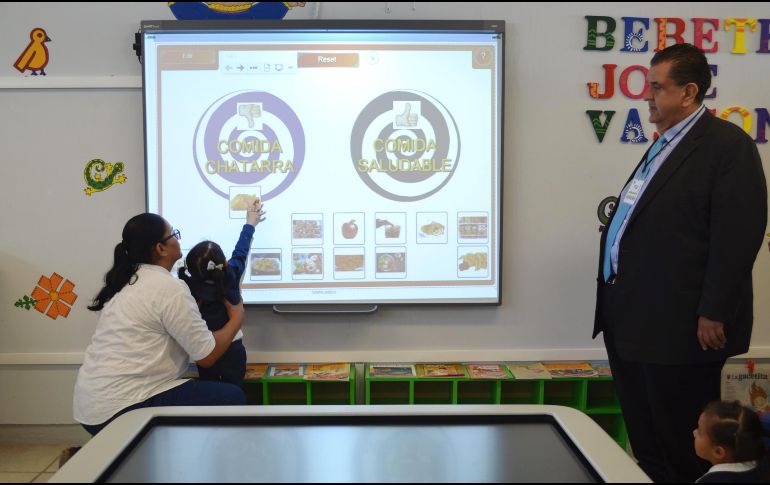  La bebeteca es un espacio que contribuye al desarrollo de las capacidades de bebés, niñas y niños pequeños, para apoyarlos en el acercamiento a los libros, la tecnología y despertar su interés por explorar y descubrir diferentes formas de aprendizaje. ESPECIAL / SEJ