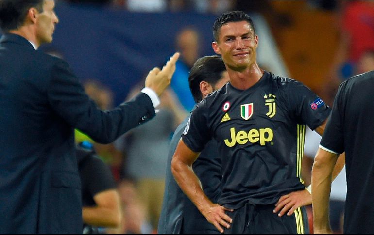 El luso deja el campo en lágrimas a la media hora de partido. AFP/J. Jordan