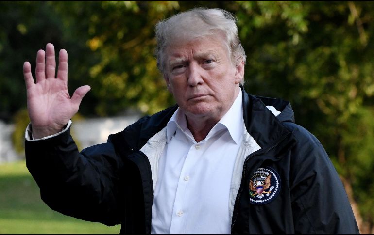 El presidente estadounidense, Donald J. Trump, camina en el jardín sur a su llegada a la Casa Blanca. EFE/O. Douliery