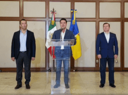 El gobernador señaló que se fijó como meta que para el 15 de octubre de este año todos estos cuerpos no reclamados sean colocados en espacios adecuados. FACEBOOK / Aristóteles Sandoval