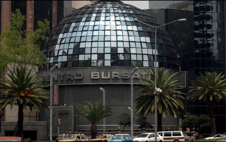 En el mercado accionario local se opera con un volumen de 4.2 millones de títulos, por un importe económico de 54.6 millones de pesos. NTX / ARCHIVO