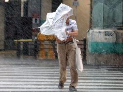 Autoridades pidieron a la ciudadanía atender los avisos y las indicaciones de Protección Civil para prevenir accidentes. EFE / ARCHIVO